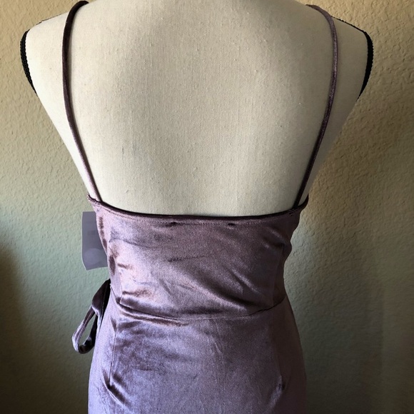 Rokoko Velvet Wrap-around Dress - Picture 6 of 8